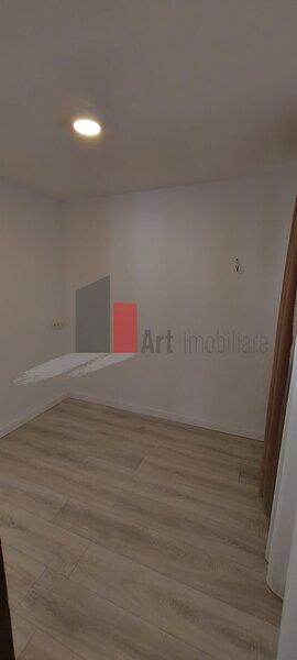 Dacia Garsoniera Spatioasa in Vila Interbelica  Zona Vasile Lascar