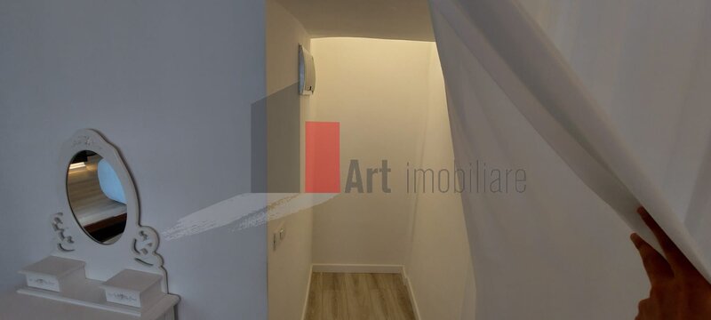 Dacia Garsoniera Spatioasa in Vila Interbelica  Zona Vasile Lascar