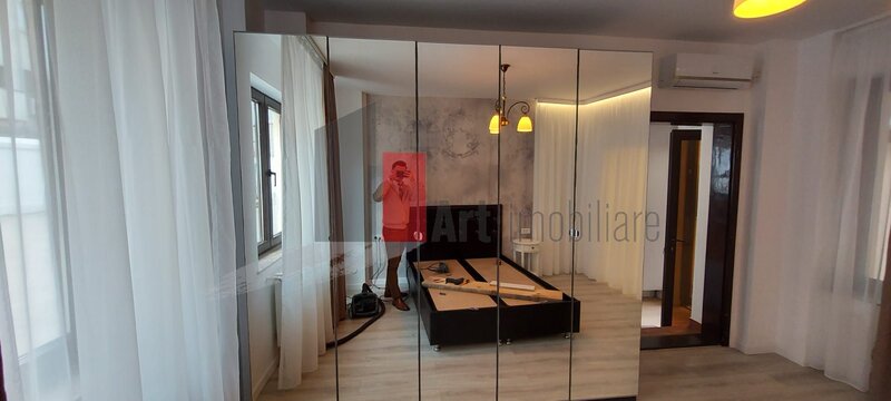 Dacia Garsoniera Spatioasa in Vila Interbelica  Zona Vasile Lascar