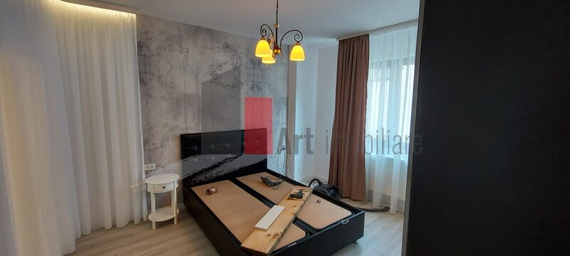 Dacia Garsoniera Spatioasa in Vila Interbelica  Zona Vasile Lascar