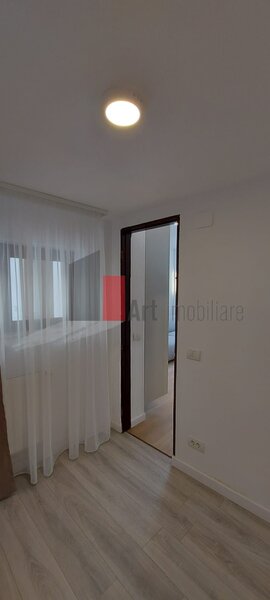 Dacia Garsoniera Spatioasa in Vila Interbelica  Zona Vasile Lascar